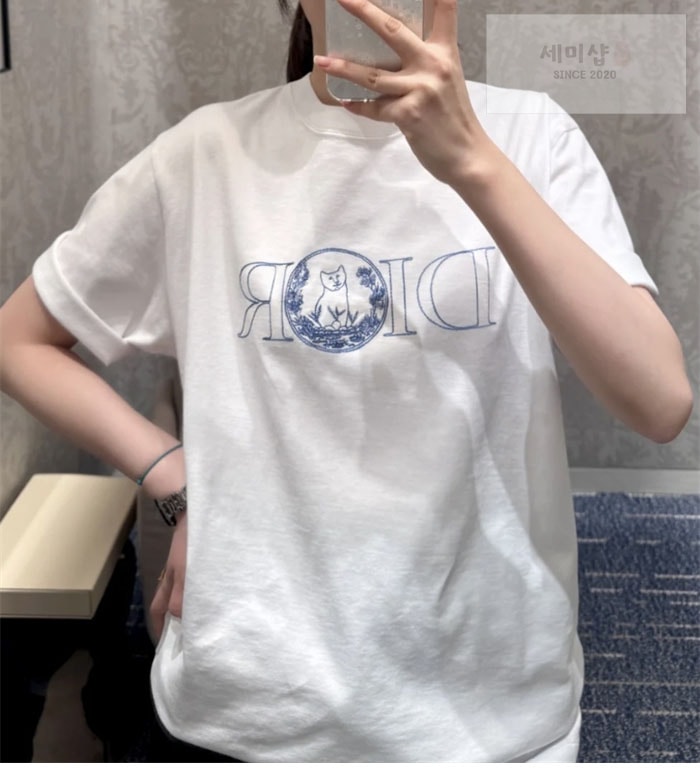 D I O R 디올 x 힐튼 넬 캐주얼 반팔 티셔츠 의류 4번 이미지