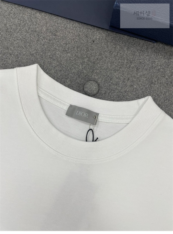 D I O R 디올 x 힐튼 넬 캐주얼 반팔 티셔츠 의류 14번 이미지