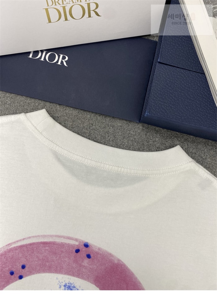 D I O R 디올 x 힐튼 넬 프린트 반팔 티셔츠 의류 13번 이미지