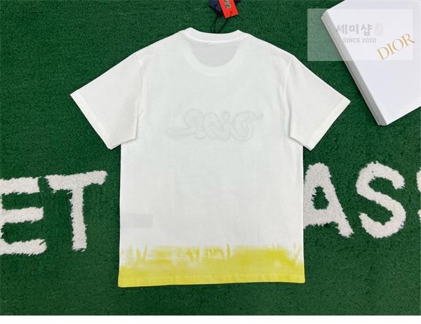 D I O R 디올 x KAWS 로고 반팔 티셔츠 의류 6번 이미지