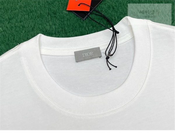 D I O R 디올 x KAWS 로고 반팔 티셔츠 의류 7번 이미지