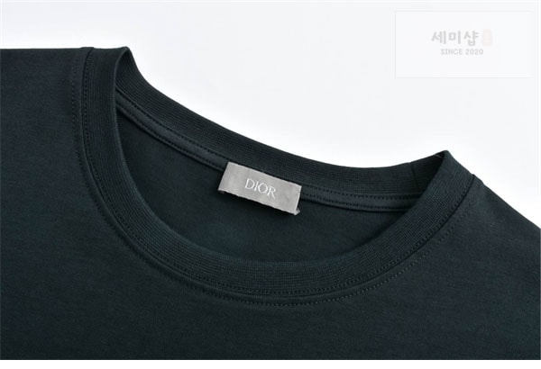 D I O R 디올 x KAWS 하우스 시그니처 반팔 티셔츠 의류 22번 이미지
