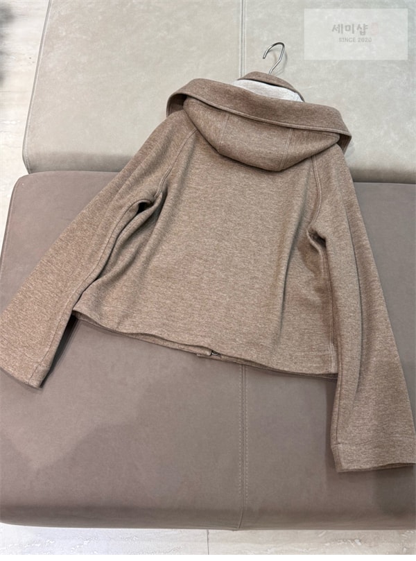 Loro Piana 로로피아나 25SS 니트 숏 코트 후드 탈부착 의류 3번 이미지