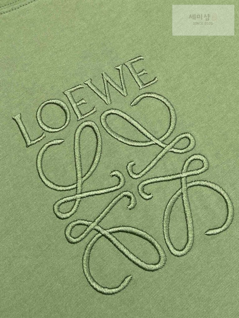 Loewe 로에베 아나그램 엠보싱 로고 자수 반팔 티셔츠 “3COLOR” KHAKI 의류 5번 이미지