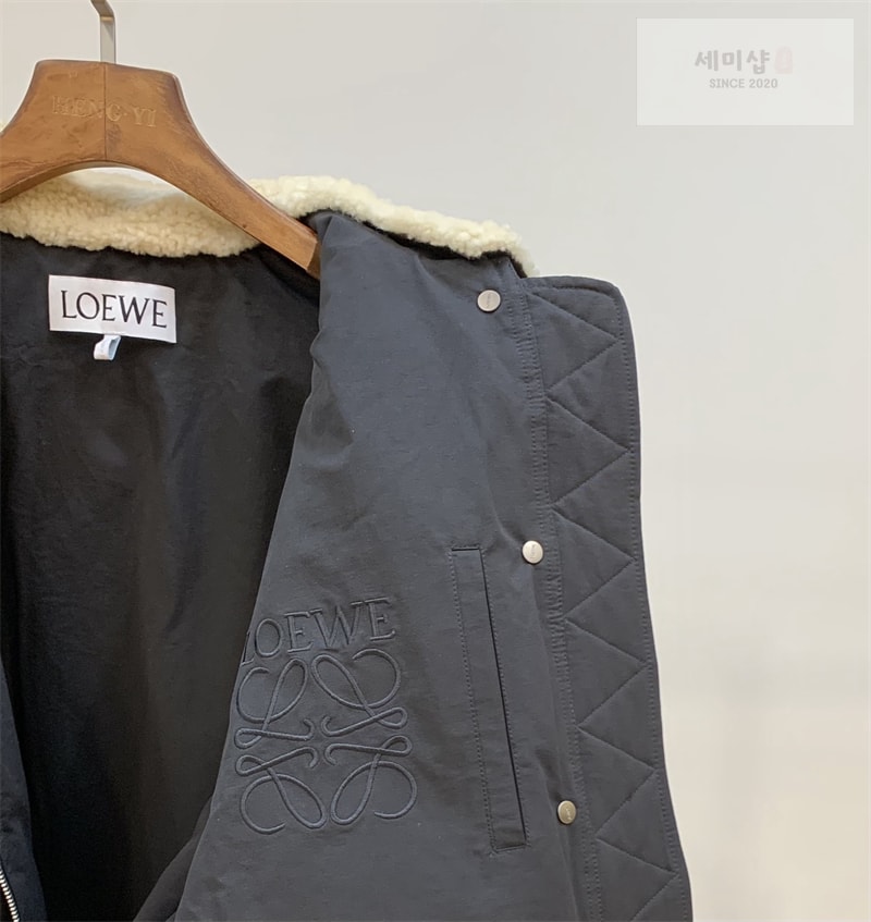 Loewe 로에베 콘솔 클로저드 파이핑 테크니컬 코튼 블렌드 플리스 자켓 블랙 의류 7번 이미지
