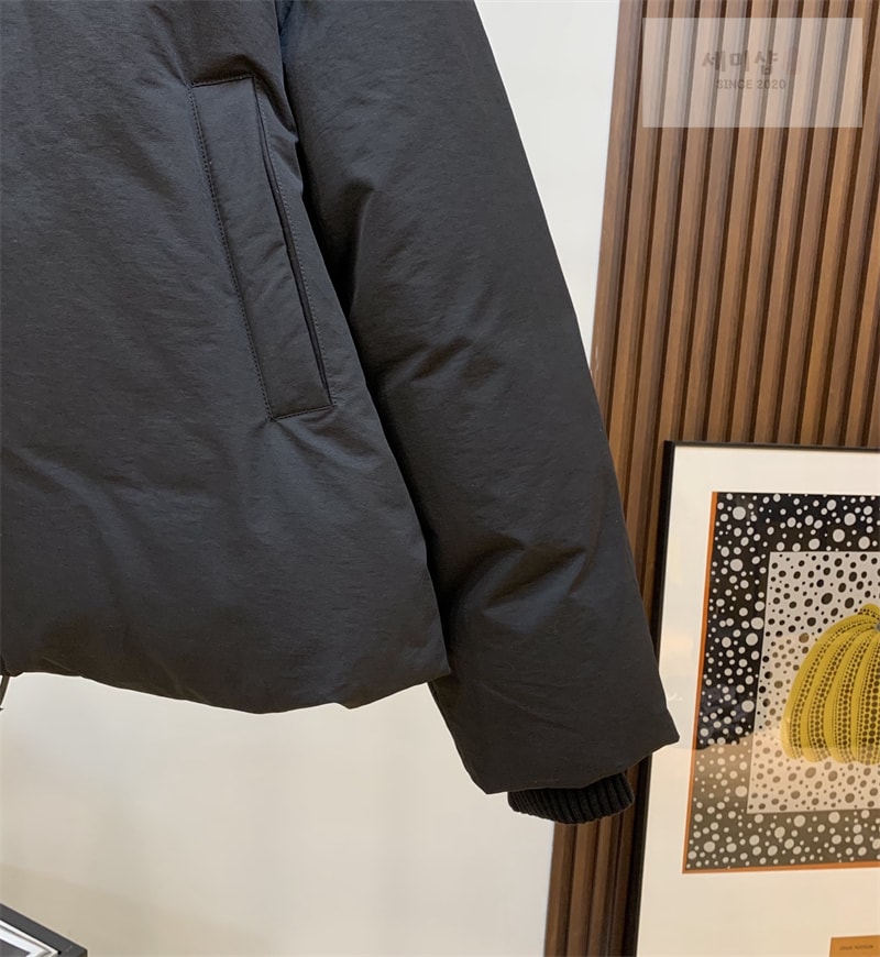Loewe 로에베 콘솔 클로저드 파이핑 테크니컬 코튼 블렌드 플리스 자켓 블랙 의류 8번 이미지