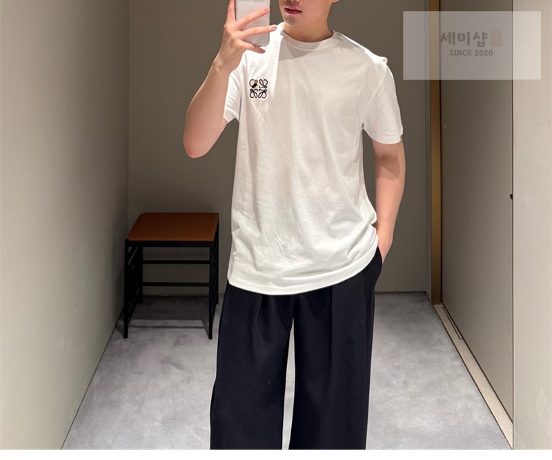 로에베 로에베 퓨처리스트 캣츠 아나그램 크루넥 반팔 티셔츠 네이비 의류 16번 이미지