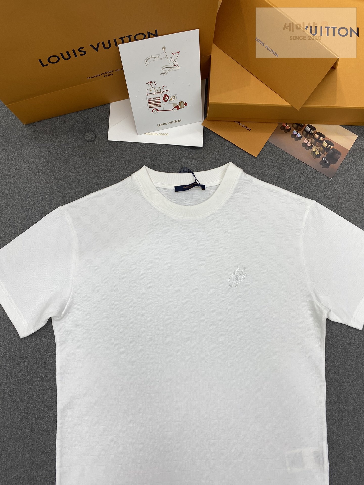 Louis Vuitton 루이비통 다미에 모노그램 피케 반팔 티셔츠 “2COLOR” 네이비 의류 11번 이미지