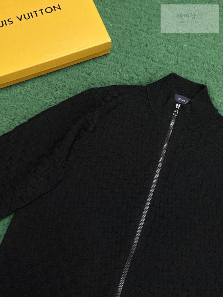 Louis Vuitton 루이비통 다미에 시그니처 프론트 집업 가디건 “2COLOR” 블랙 의류 5번 이미지