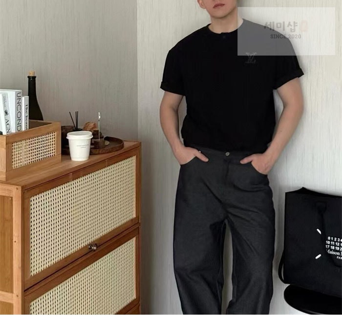 Louis Vuitton 루이비통 라인스톤 LV 엠벨리시드 저지 반팔 티셔츠 의류 4번 이미지