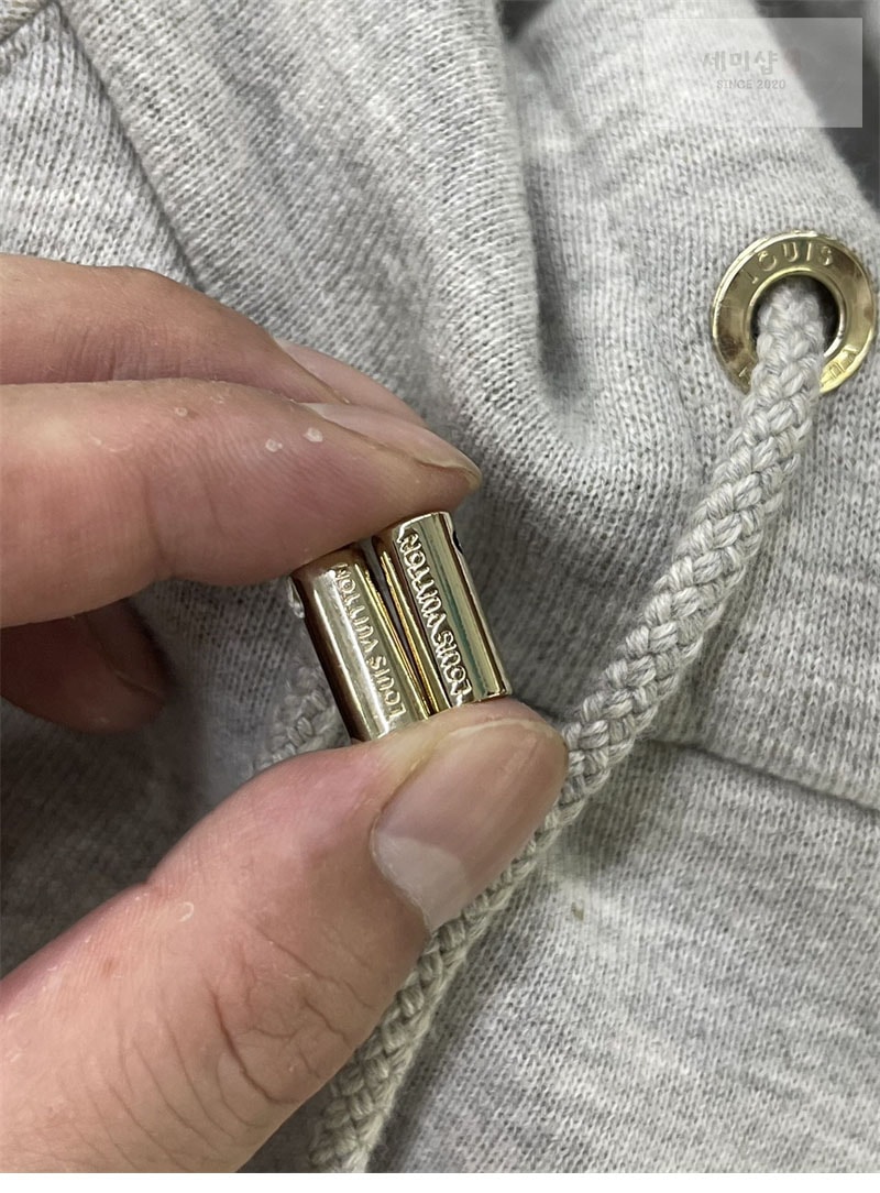 Louis Vuitton 루이비통 라인스톤 LV 후디 의류 19번 이미지