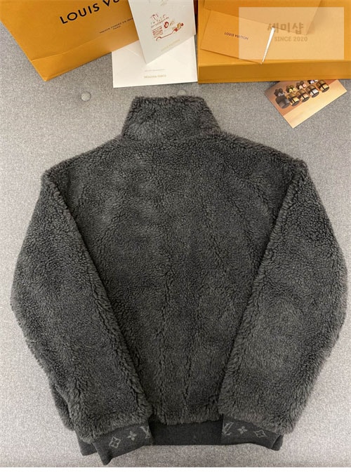 Louis Vuitton 루이비통 로고 패치 후리스 블루종 1AFBA1 의류 9번 이미지