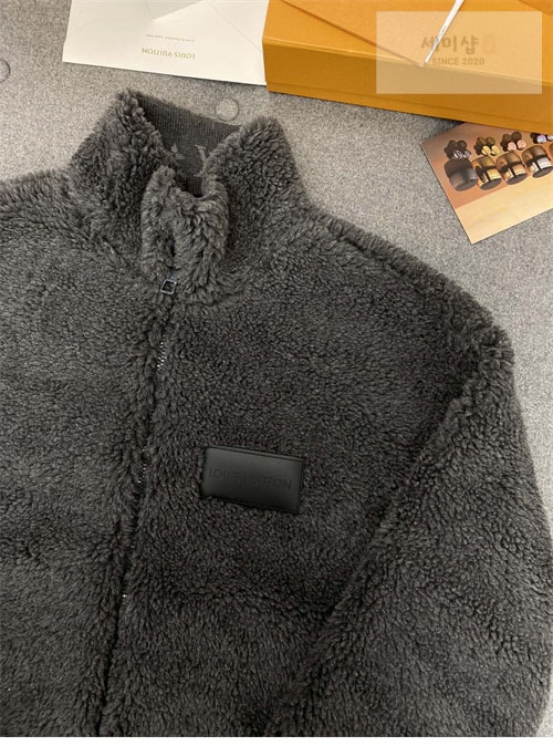 Louis Vuitton 루이비통 로고 패치 후리스 블루종 1AFBA1 의류 12번 이미지