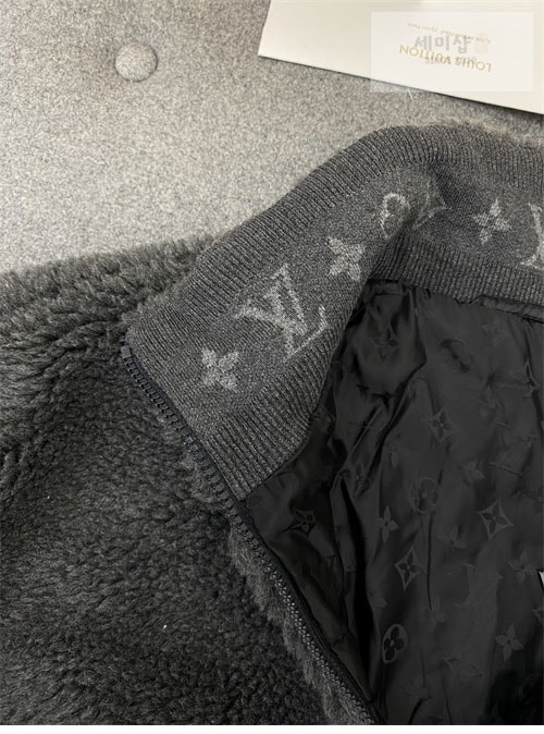 Louis Vuitton 루이비통 로고 패치 후리스 블루종 1AFBA1 의류 15번 이미지