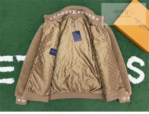 Louis Vuitton 루이비통 로고 패치 후리스 블루종 2컬러 의류 24번 이미지
