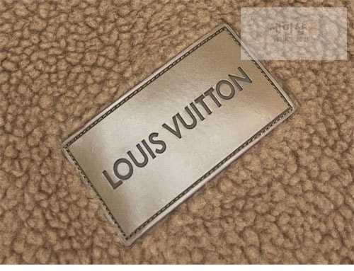 Louis Vuitton 루이비통 로고 패치 후리스 블루종 2컬러 의류 3번 이미지