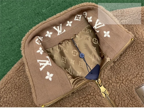 Louis Vuitton 루이비통 로고 패치 후리스 블루종 2컬러 의류 4번 이미지