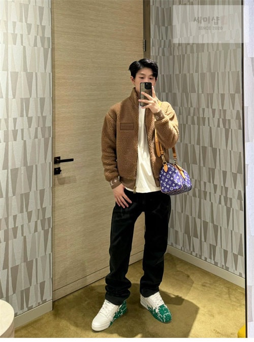 Louis Vuitton 루이비통 로고 패치 후리스 블루종 2컬러 의류 9번 이미지