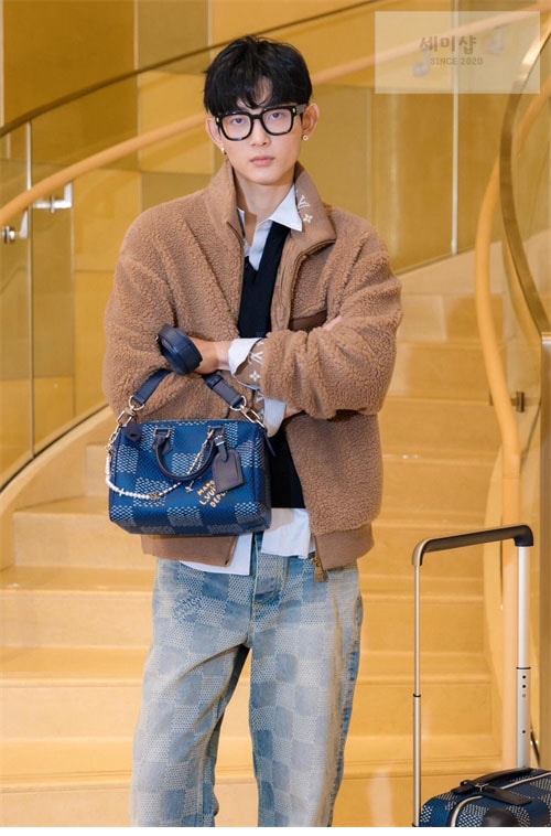 Louis Vuitton 루이비통 로고 패치 후리스 블루종 2컬러 의류 11번 이미지
