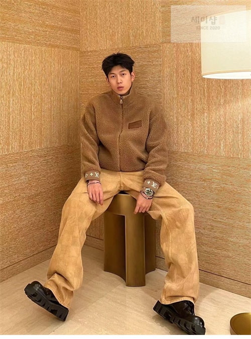 Louis Vuitton 루이비통 로고 패치 후리스 블루종 2컬러 의류 29번 이미지