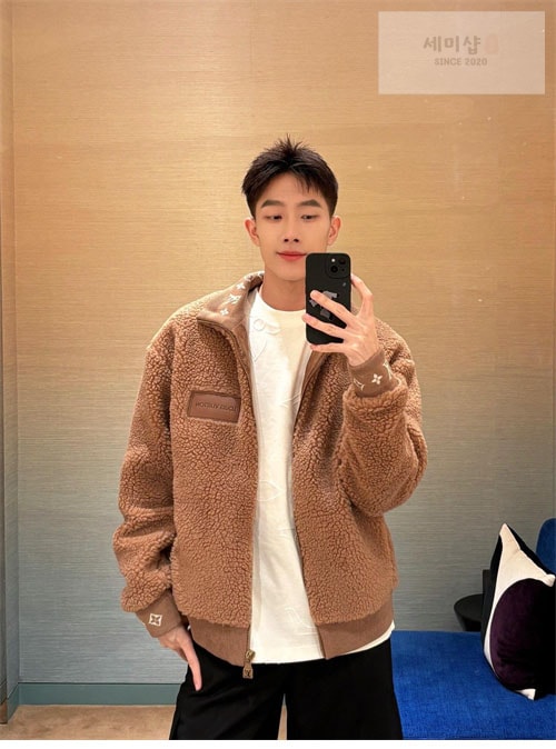 Louis Vuitton 루이비통 로고 패치 후리스 블루종 2컬러 의류 13번 이미지