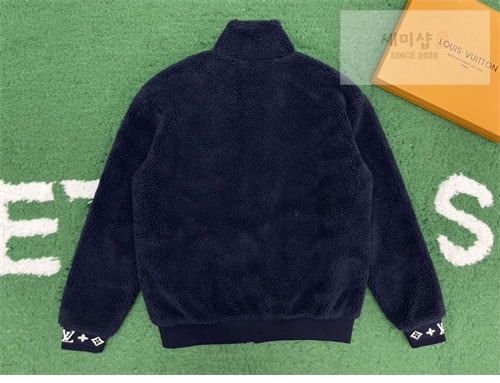 Louis Vuitton 루이비통 로고 패치 후리스 블루종 2컬러 의류 23번 이미지