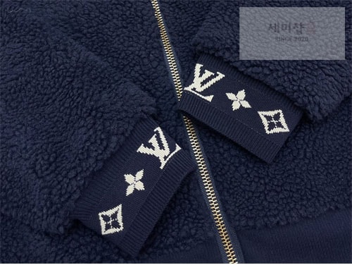 Louis Vuitton 루이비통 로고 패치 후리스 블루종 2컬러 의류 17번 이미지