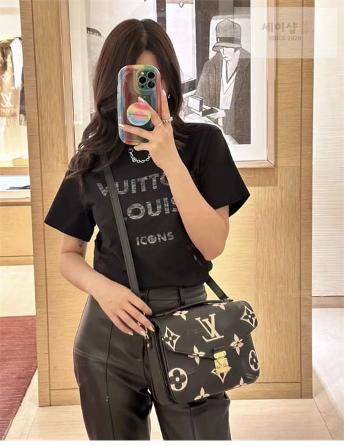 Louis Vuitton 루이비통 로고 프린트 티셔츠 1A84CP 의류 32번 이미지
