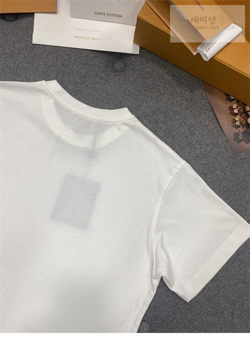 Louis Vuitton 루이비통 로고 프린트 티셔츠 1A84CP 의류 29번 이미지