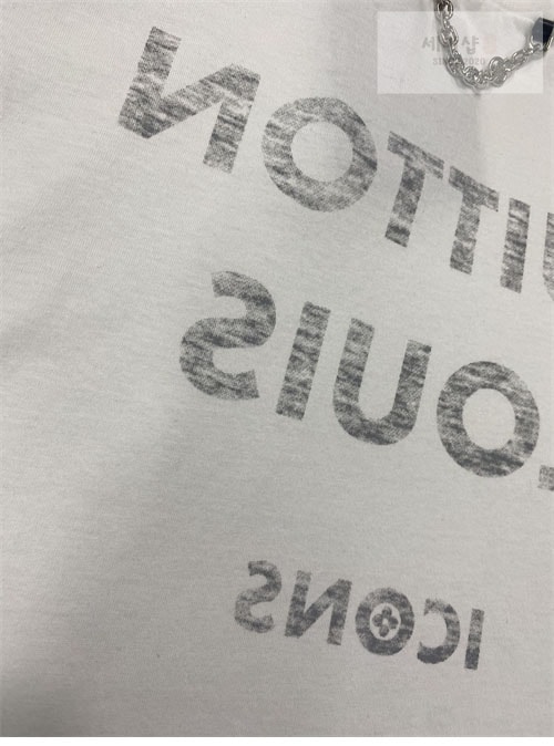Louis Vuitton 루이비통 로고 프린트 티셔츠 1A84CP 의류 4번 이미지
