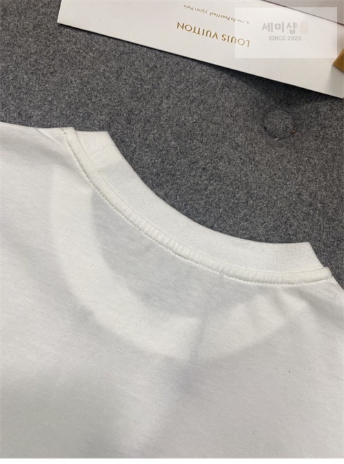 Louis Vuitton 루이비통 로고 프린트 티셔츠 1A84CP 의류 8번 이미지