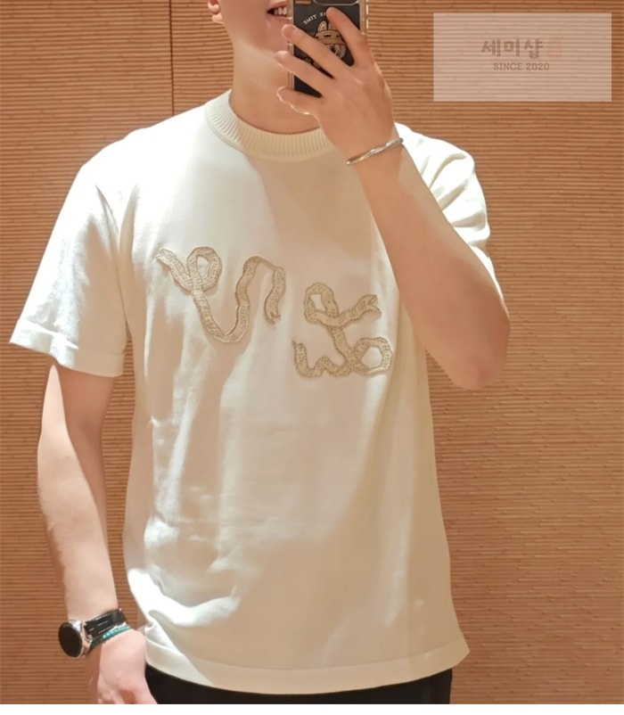 Louis Vuitton 루이비통 리본 LV 자수 반소매 코튼 크루넥 의류 7번 이미지
