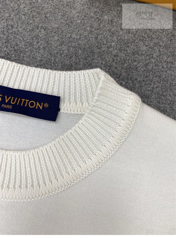 Louis Vuitton 루이비통 리본 LV 자수 반소매 코튼 크루넥 의류 6번 이미지