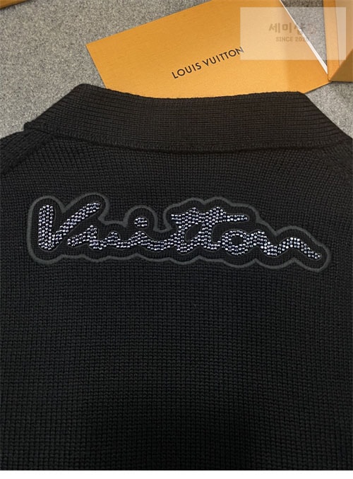 Louis Vuitton 루이비통 메리노 울 자수 가디건 1AFAON 의류 4번 이미지