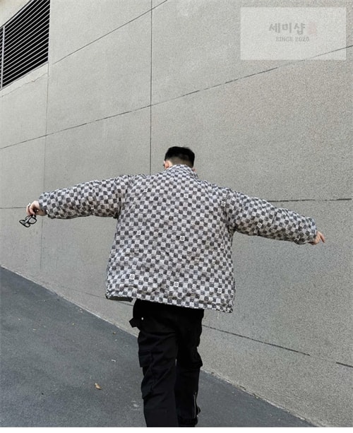 Louis Vuitton 루이비통 메탈릭 모노그램 플라워스 리버서블 퍼퍼 재킷 1AAA6G 의류 3번 이미지