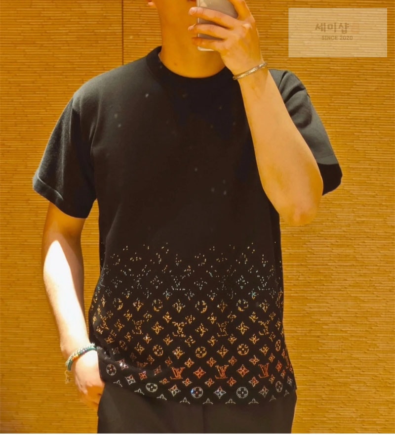 Louis Vuitton 루이비통 모노그램 그라디언트 엠벨리시드 크루넥 반팔 티셔츠 의류 3번 이미지