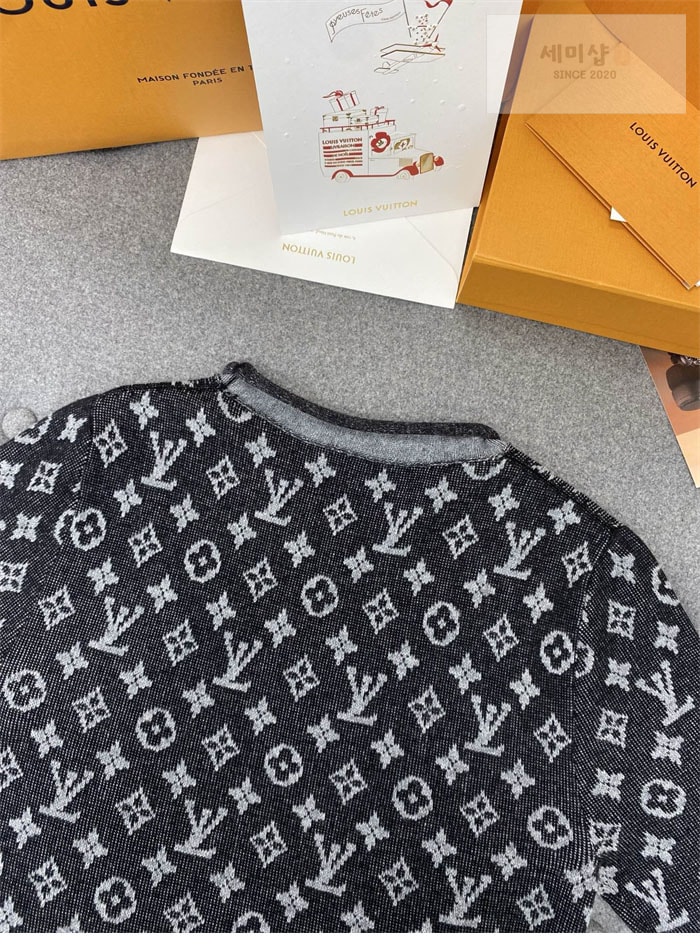 Louis Vuitton 루이비통 모노그램 로고플레이 자카드 코튼 울 반팔 니트 레플리카 8번 이미지 - 의류 | 세미샵 레플리카 사이트