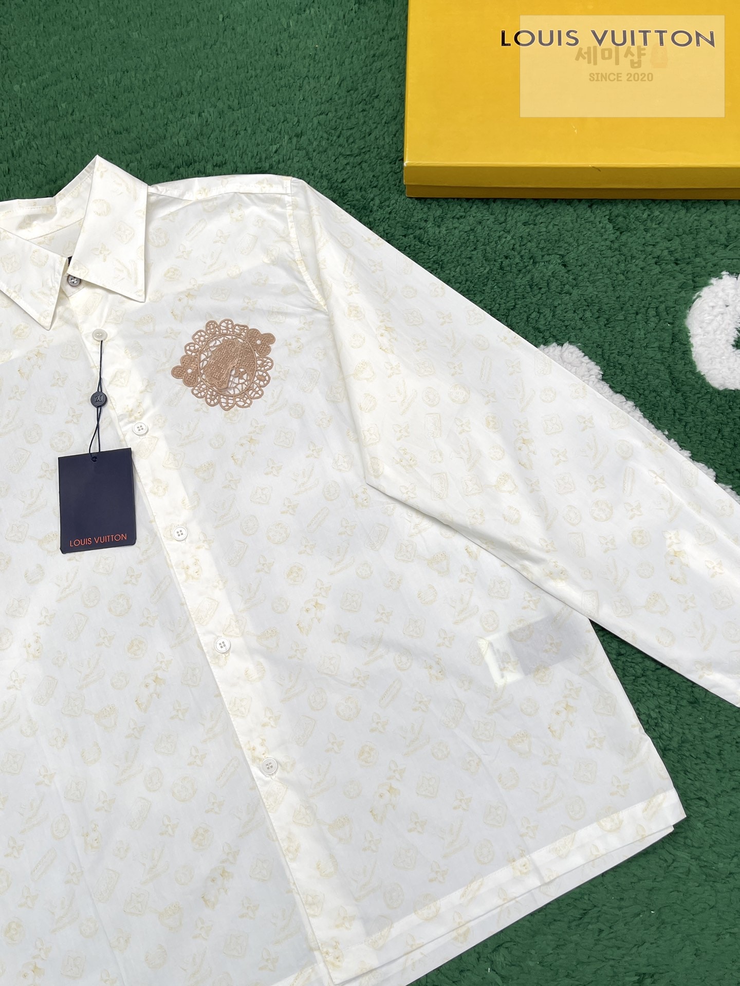 Louis Vuitton 루이비통 모노그램 프린티드 롱 슬리브 셔츠 “2COLOR” NO.1 의류 12번 이미지