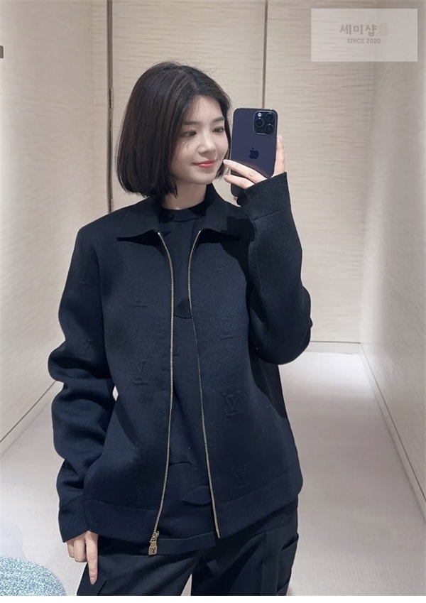 Louis Vuitton 루이비통 모노그램 LV 엠보스드 울 블루종 의류 18번 이미지