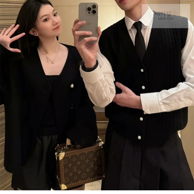 Louis Vuitton 루이비통 블랙 V넥 니트 베스트 의류 5번 이미지