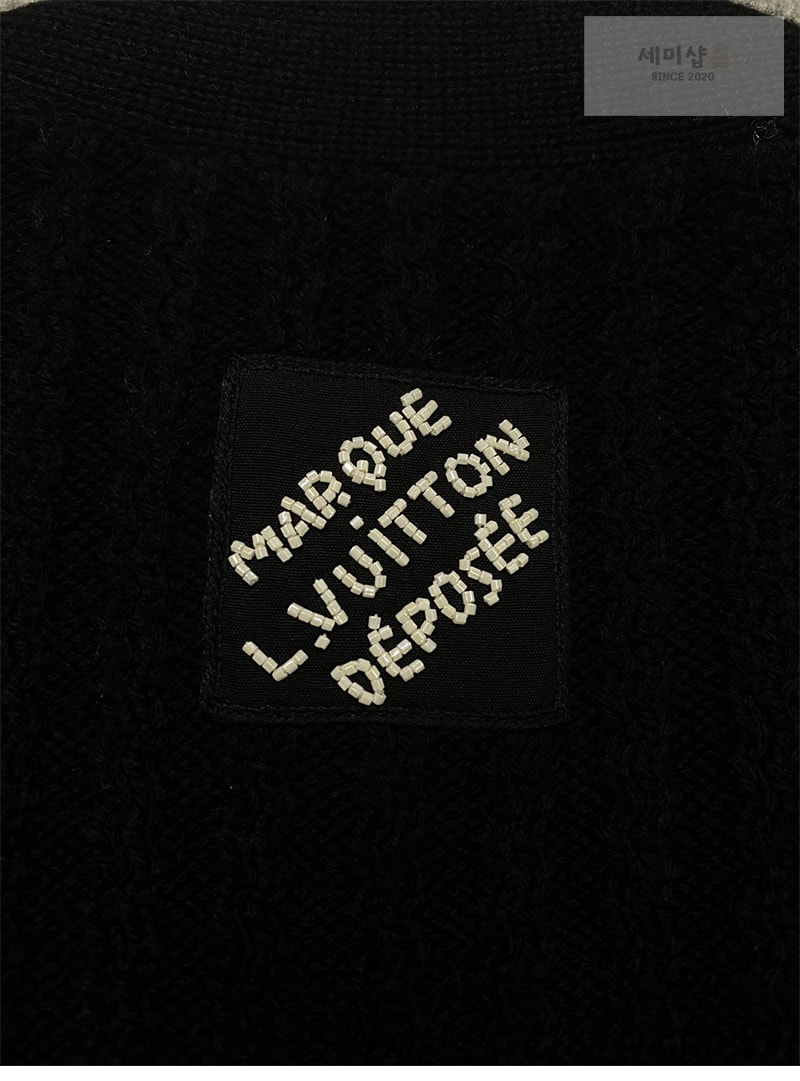 Louis Vuitton 루이비통 블랙 V넥 니트 베스트 의류 16번 이미지