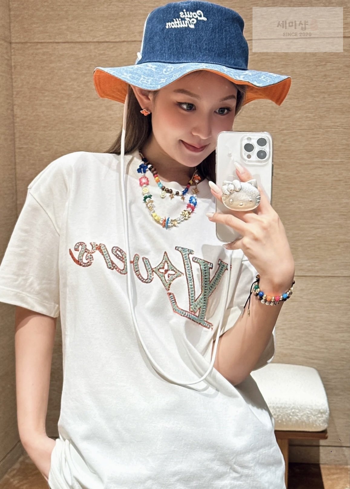 Louis Vuitton 루이비통 비즈 시퀸 LV러버스 시그니처 오가닉 코튼 레귤러핏 반팔 티셔츠 의류 15번 이미지