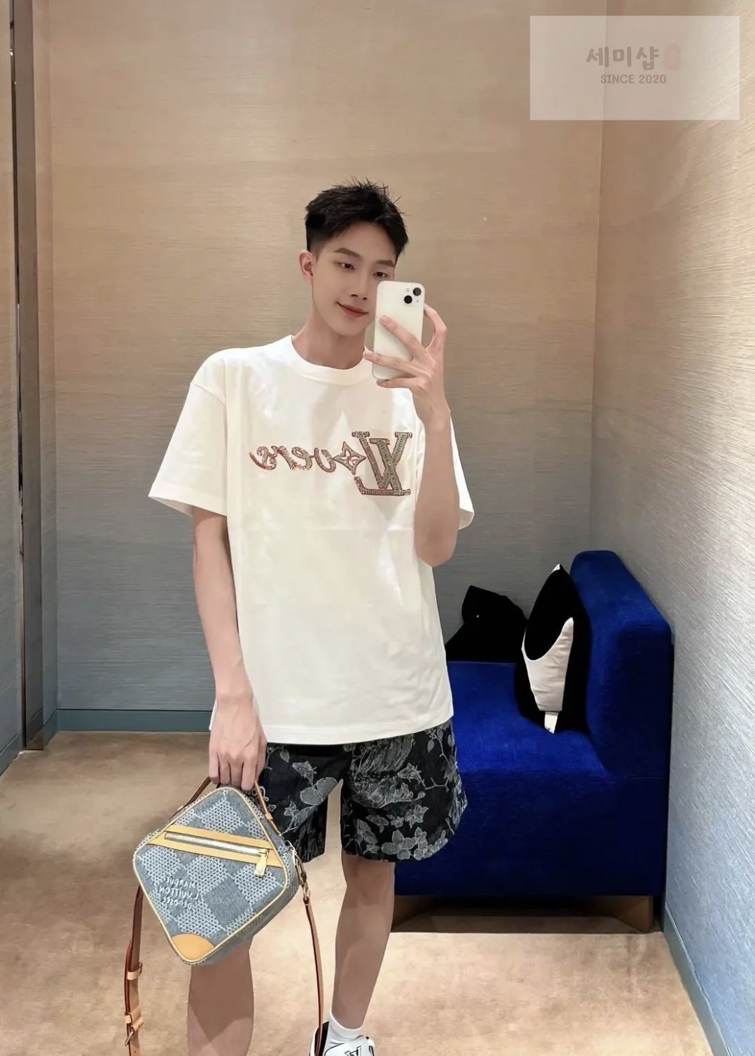Louis Vuitton 루이비통 비즈 시퀸 LV러버스 시그니처 오가닉 코튼 레귤러핏 반팔 티셔츠 의류 11번 이미지