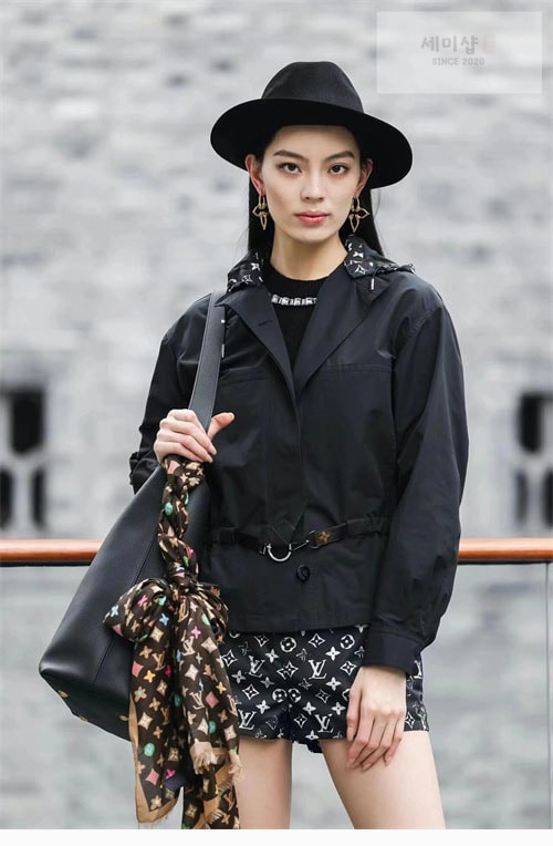 Louis Vuitton 루이비통 숏 후드 파카 블랙 의류 10번 이미지