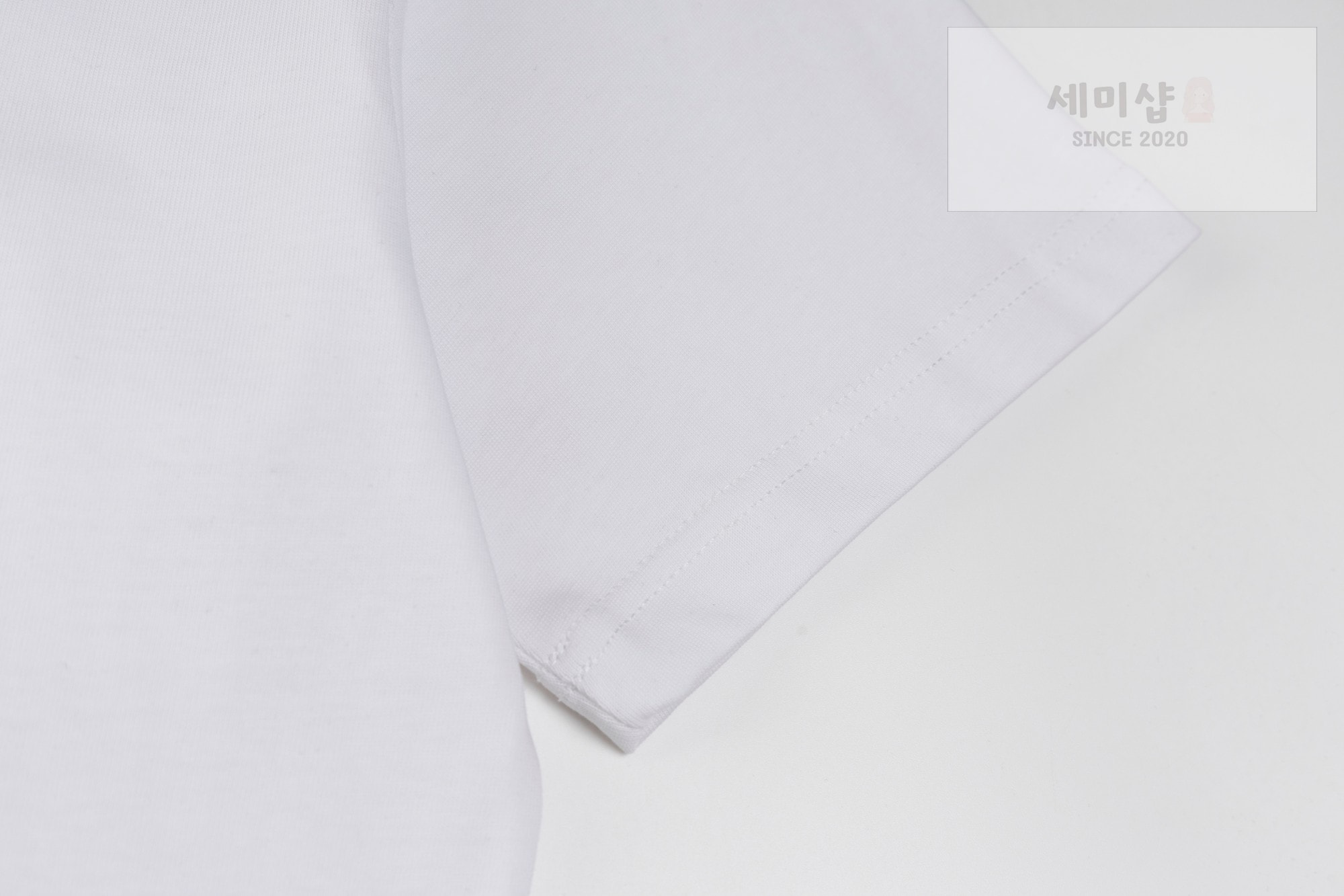 루이비통 루이비통 스팟 로고 티셔츠 화이트 블랙 의류 5번 이미지