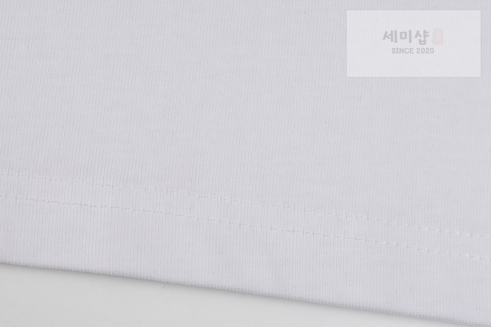루이비통 루이비통 스팟 로고 티셔츠 화이트 블랙 의류 8번 이미지