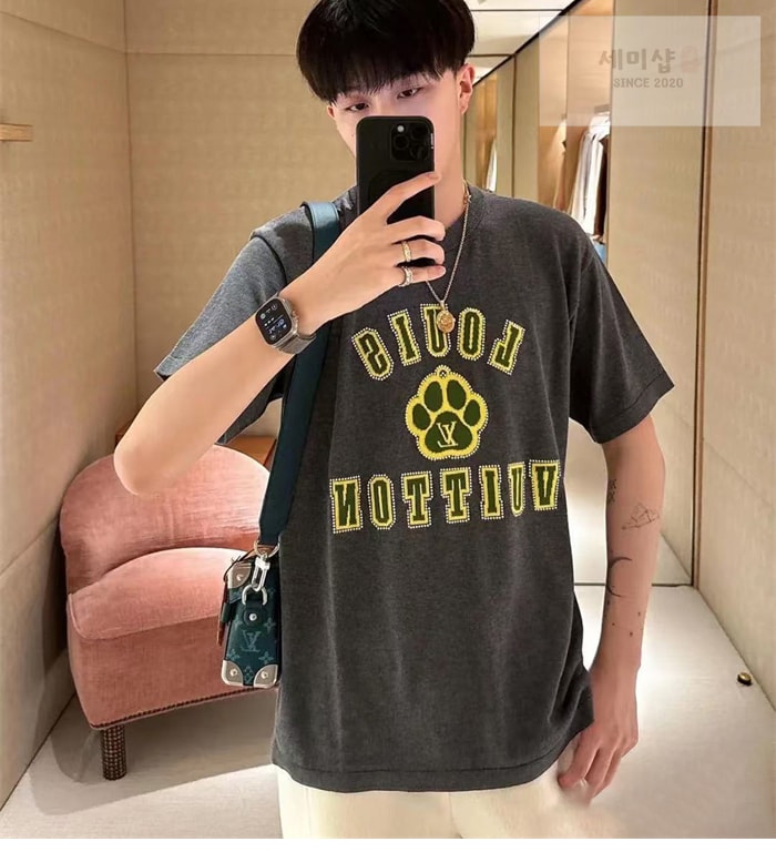 Louis Vuitton 루이비통 엠벨리시드 LV 도그 포 인따르시아 자카드 반팔 티셔츠 의류 2번 이미지