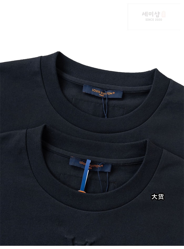 Louis Vuitton 루이비통 엠보스드 LV 반팔 티셔츠 의류 7번 이미지