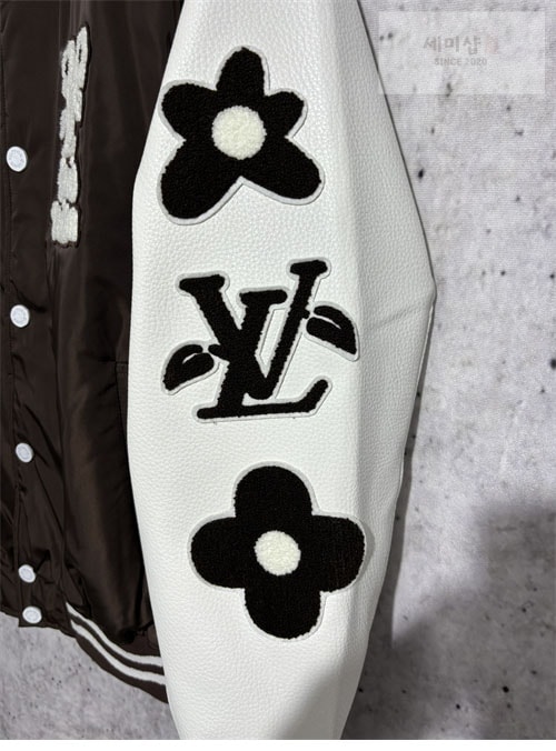 Louis Vuitton 루이비통 엠브로이더드 바시티 자켓 의류 9번 이미지