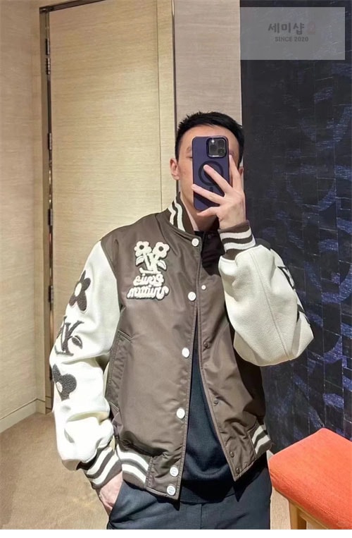 Louis Vuitton 루이비통 엠브로이더드 바시티 자켓 의류 19번 이미지
